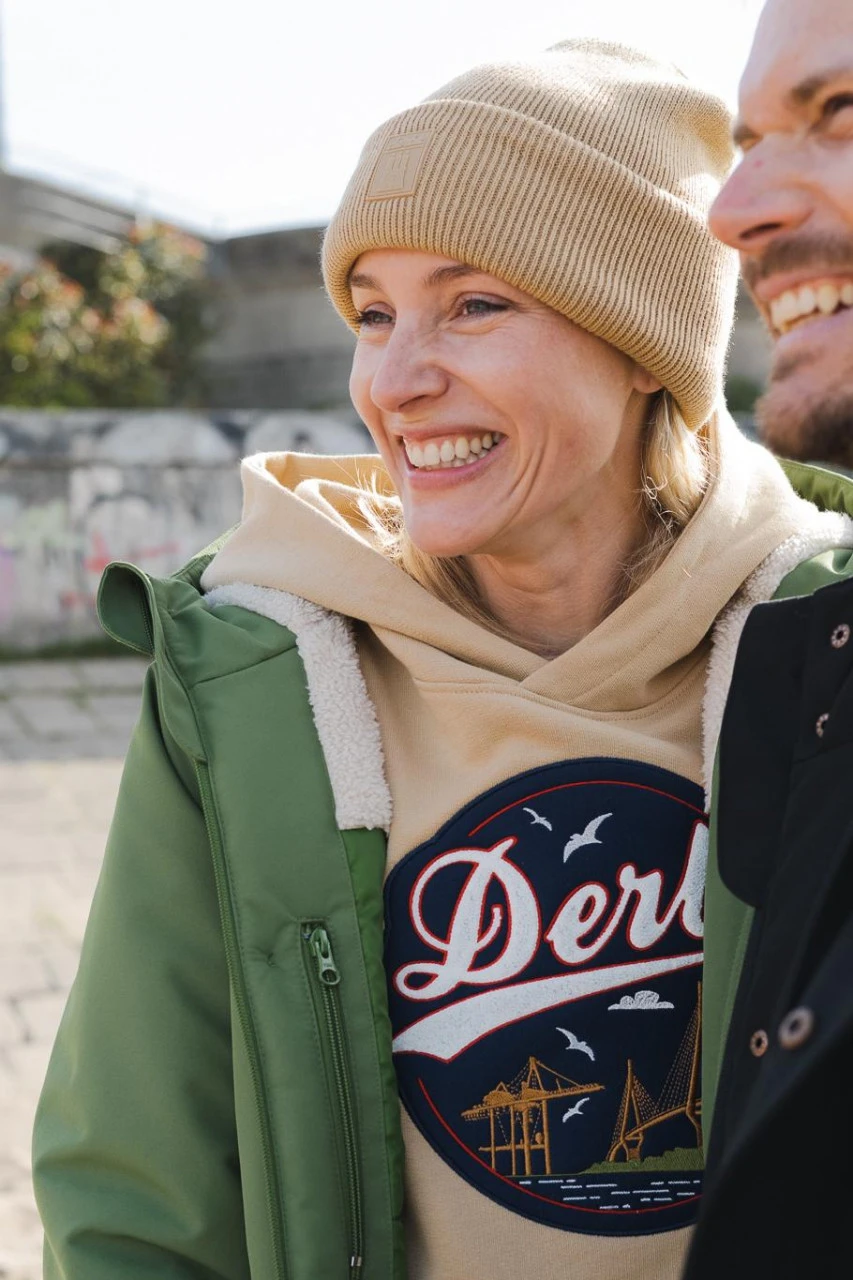 Derbe Hafenbrücke Hoodie Damen Pullover Caramel Ocker Hellbraun 10 Derbe Hafenbrücke Hoodie Damen Pullover Caramel Ocker Hellbraun - Image 8