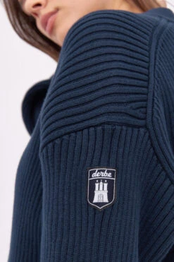 Derbe Cardie Gots Organic Damen Strickjacke Rippstrick Navy Dunkelblau 16 Derbe Cardie Gots Organic Damen Strickjacke Rippstrick Navy Dunkelblau -Kleider Verkauf 13976 5 1280x1280