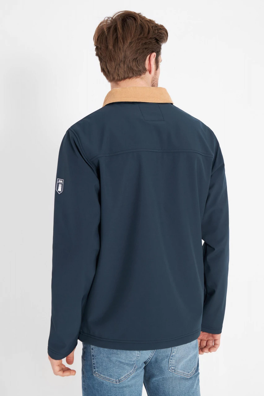 Derbe Kartby Herren Softshelljacke Navy Doe Dunkelblau Ocker 6 Derbe Kartby Herren Softshelljacke Navy Doe Dunkelblau Ocker - Image 4
