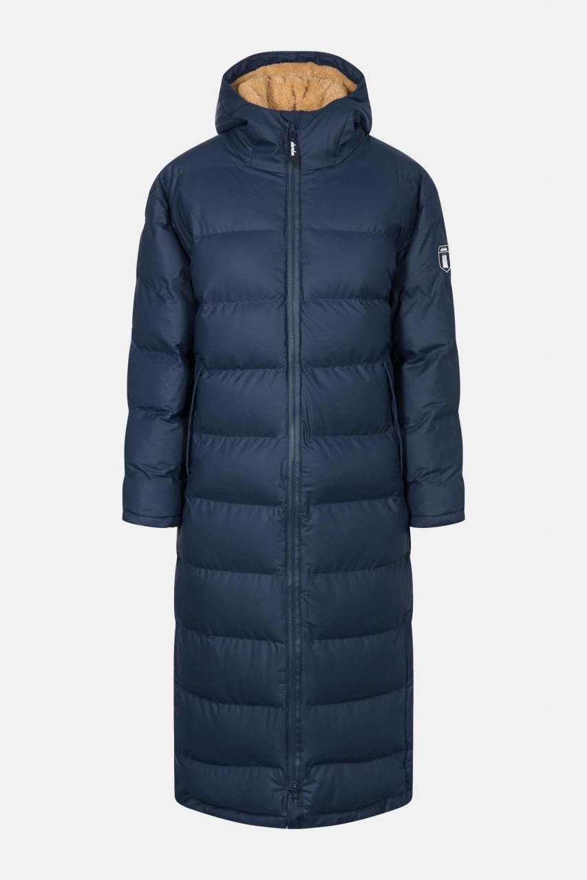 Derbe Interholm Long Cozy Damen Wintermantel Blau Dress Blue Caramel Puffer Jacket Teddy 3 Derbe Interholm Long Cozy Damen Wintermantel Blau Dress Blue Caramel Puffer Jacket Teddy