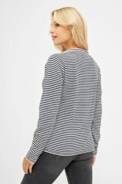 Derbe Robbenschnute Damen Pullover Gestreift Navy Dunkelblau Weiß Nachhaltig -Kleider Verkauf 14239 2 1280x1280