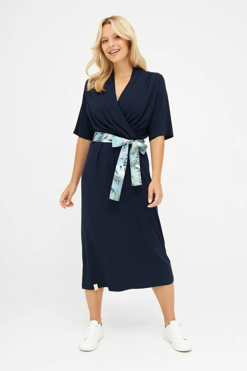 Derbe Hawa Uni Midi Damen Kleid Dunkelblau Navy Nachhaltig 5 Derbe Hawa Uni Midi Damen Kleid Dunkelblau Navy Nachhaltig - Image 3