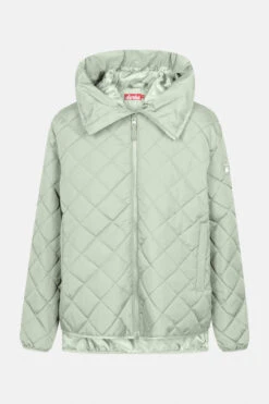Derbe Quiltby Short Damen Jacke Hell Grün Laurel Green Nachhaltig -Kleider Verkauf 14301 1 1280x1280