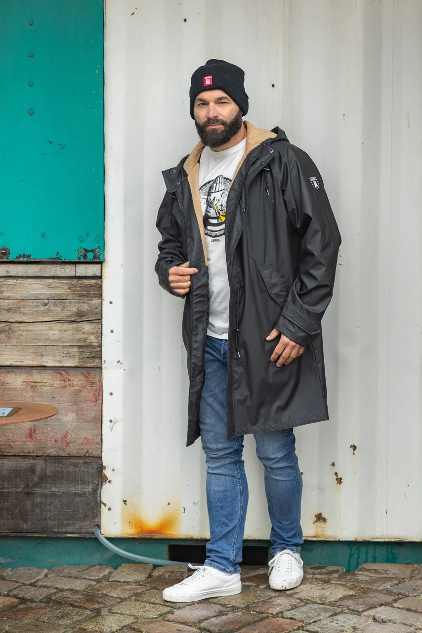 Derbe Traveby Phantom Herren Friesennerz Schwarz Regenmantel Kord 8 Derbe Traveby Phantom Herren Friesennerz Schwarz Regenmantel Kord - Image 6