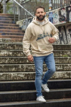 Derbe Hafenschiffer Herren Hoodie Beige Semolina 13 Derbe Hafenschiffer Herren Hoodie Beige Semolina -Kleider Verkauf 15065 Hafenschiffer 20Hoodie 20Semolina 1280x1280
