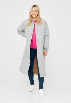 Derbe Quiltby Cozy Damen Steppjacke Hellgrau -Kleider Verkauf W 01 XX Quiltby 20Long Cozy 20paloma 200910 070 1280x1280